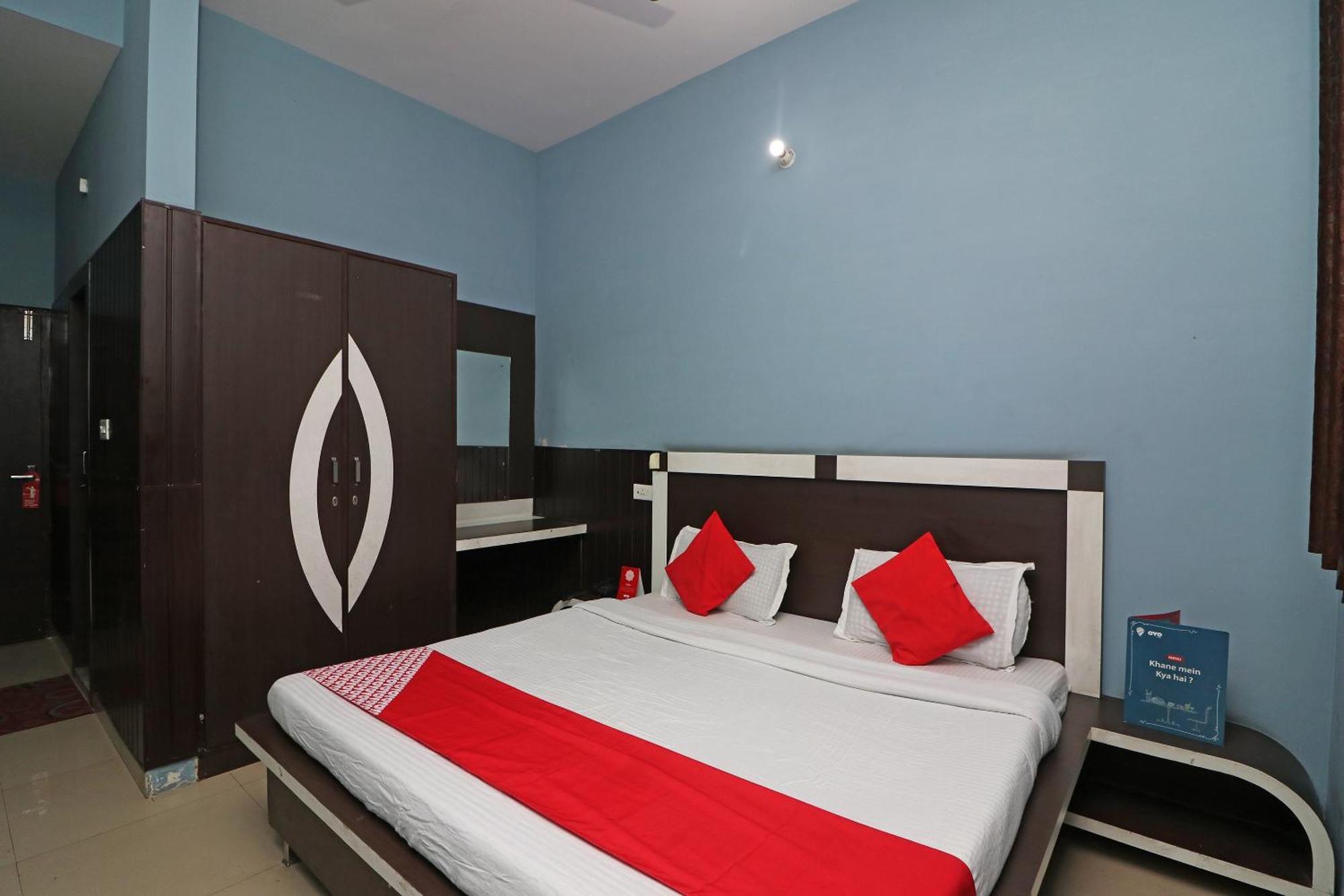 Hotel O Crown Tower Rāmpura 外观 照片